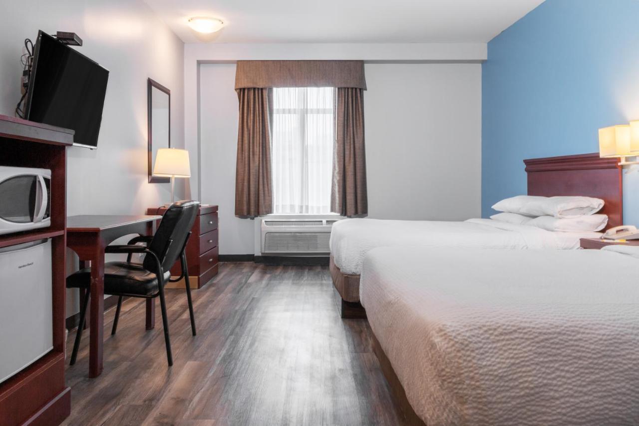 Premier Inn & Suites - Downtown Hamilton Dış mekan fotoğraf
