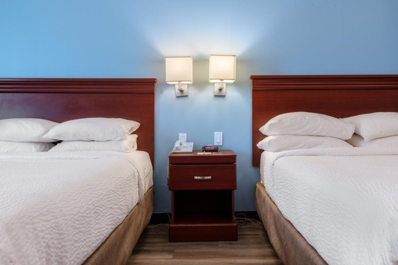 Premier Inn & Suites - Downtown Hamilton Dış mekan fotoğraf